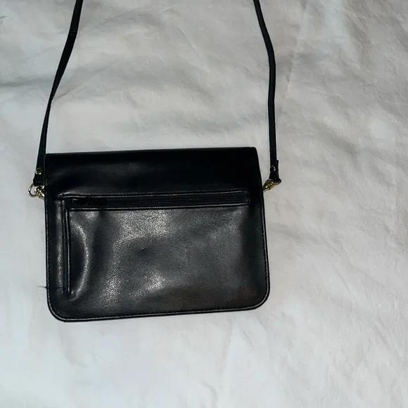 Buxton Black Crossbody Bag with Minimalist Design - Picture 2 of 5